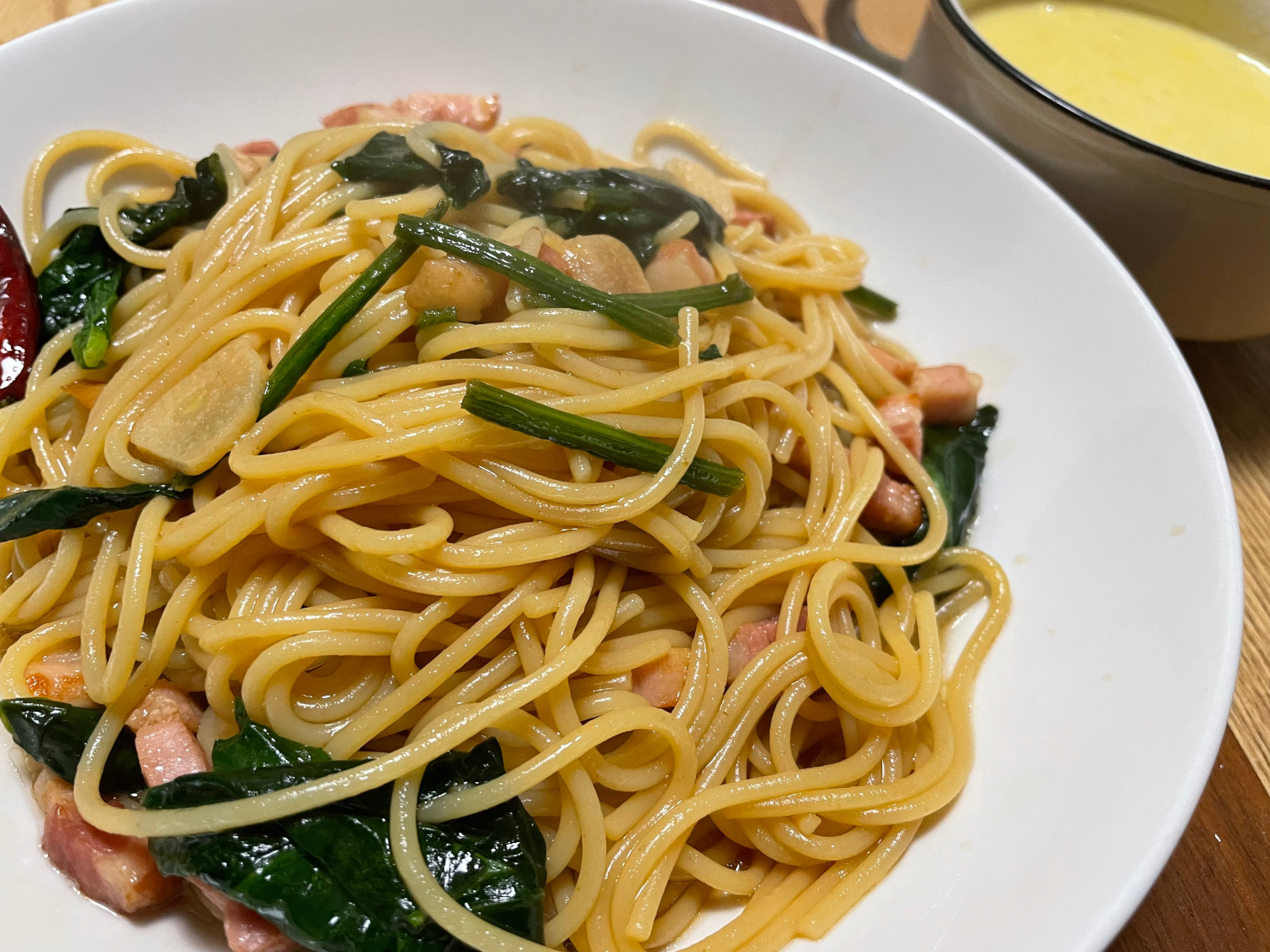 今日の献立・料理｜麺料理メニュー｜ベーコンとほうれん草の醤油パスタ